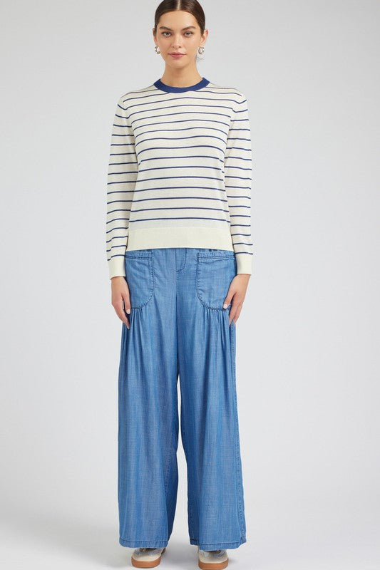 Long-Sleeve Round Neck Pullover Sweater