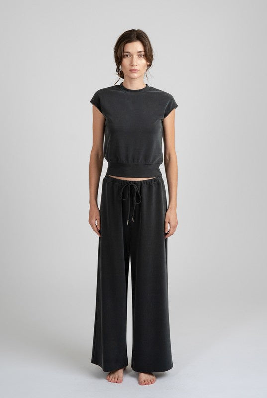 Relaxed Wide-Leg Pants