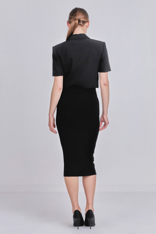 Cropped Short Sleeve Blazer (Black, White)