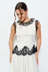 Lace Contrast Trim Sleeveless Blouse