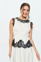 Lace Contrast Trim Sleeveless Blouse