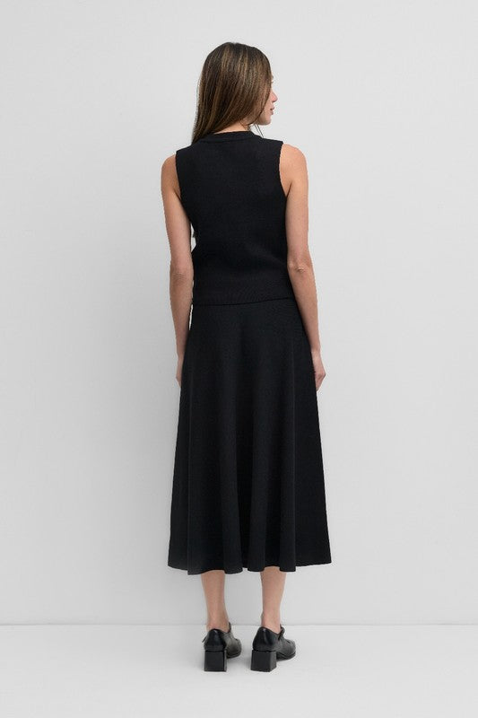 Feminine Norma Skirt (2 Color Ways)