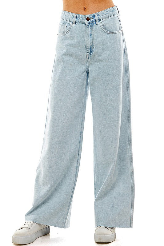 High Rise Cut-Off Hem Denim